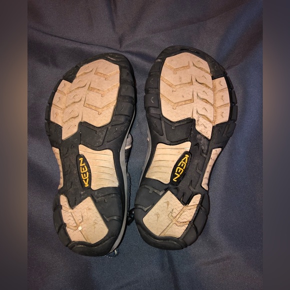 Keen Hiking Sandals 7.5 - Picture 5 of 6